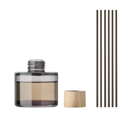 6 varillas negras, tapa de madera y bote de cristal negro con ambientador