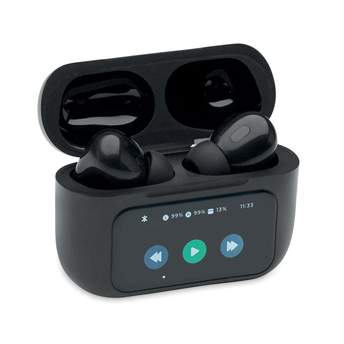 Auriculares inalámbricos negros TWS en su base de carga, con pantalla táctil y iconos de control, modelo SILENCIO - Auriculares TWS ABS.