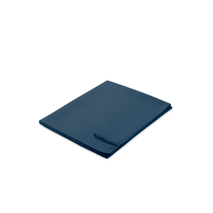 Toalla de microfibra azul doblada