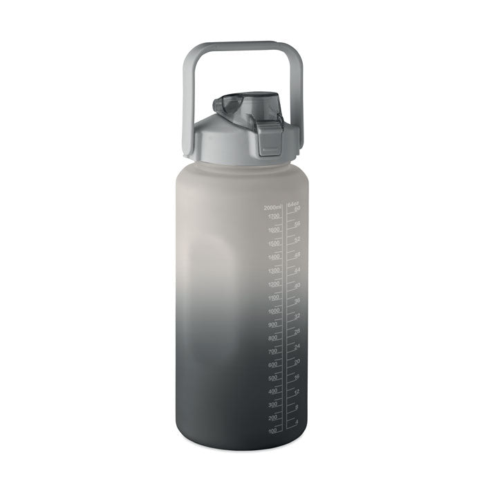 ACTIVATE MAX - Botella de agua RPET 2000ml con tapa abatible y asa, diseño anti fugas y capacidad de 2000 ml.