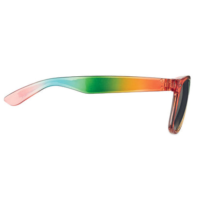 Vista lateral de gafas de sol multicolor con montura de PC