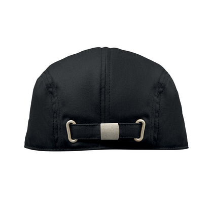 Parte trasera de gorra Newsboy negra con hebilla metálica