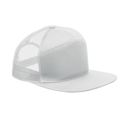 Gorra blanca de 7 paneles vista posterior