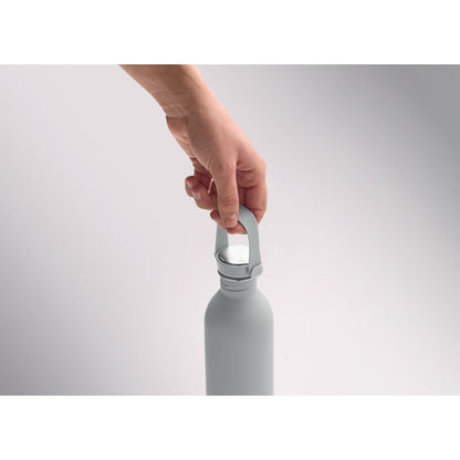 Botella blanca de acero reciclado vista en ángulo