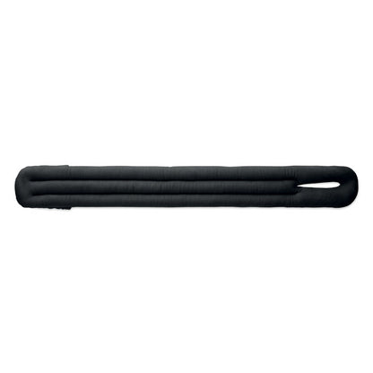 Almohada de viaje enrollable negra vista lateral