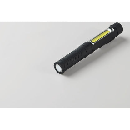 Linterna LED magnética vista en ángulo