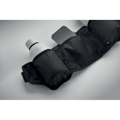 Riñonera deportiva con compartimentos para botellas visibles