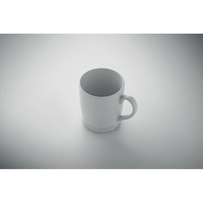 Taza blanca mate vista trasera sobre fondo blanco