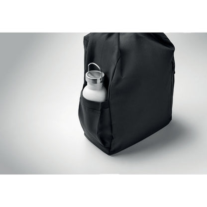 Mochila roll top negra vista lateral derecha