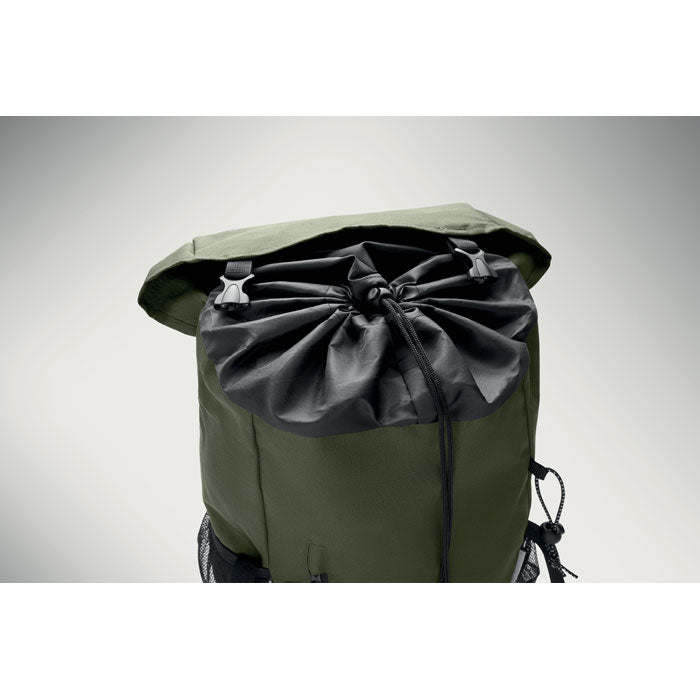 SIENA - Mochila RPET 15L, vista del compartimento superior con cierre tipo cordón.