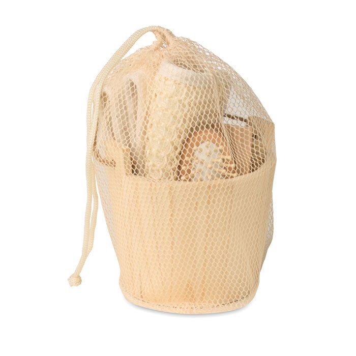 SELFCARE - Set de baño en cubo de madera en bolsa de malla con cordón.
