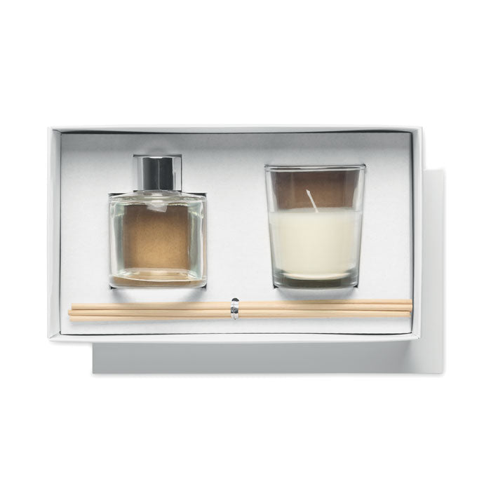 MUSKA SET - Set vela y difusor de vainilla en caja de regalo con difusor de vidrio y vela de cera vegetal.
