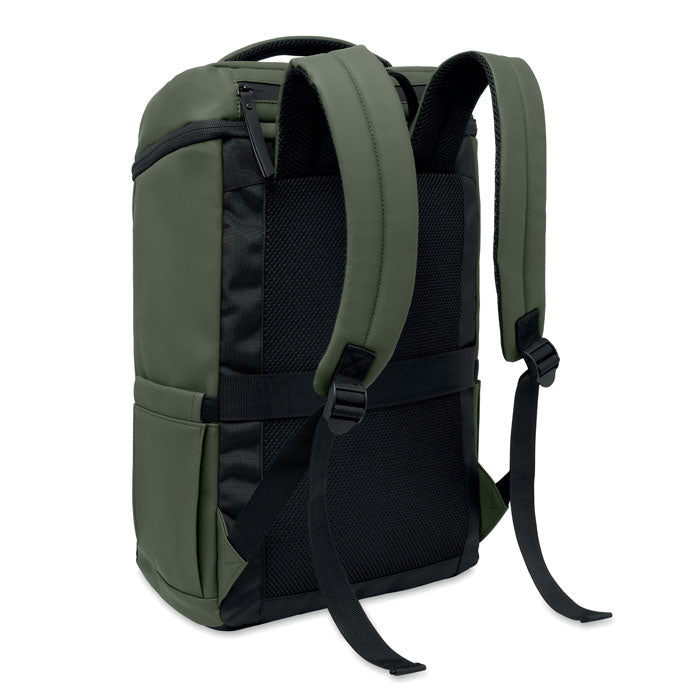 BOULDER - Mochila PU para portátil 15" vista posterior con correas acolchadas y diseño moderno en color verde.