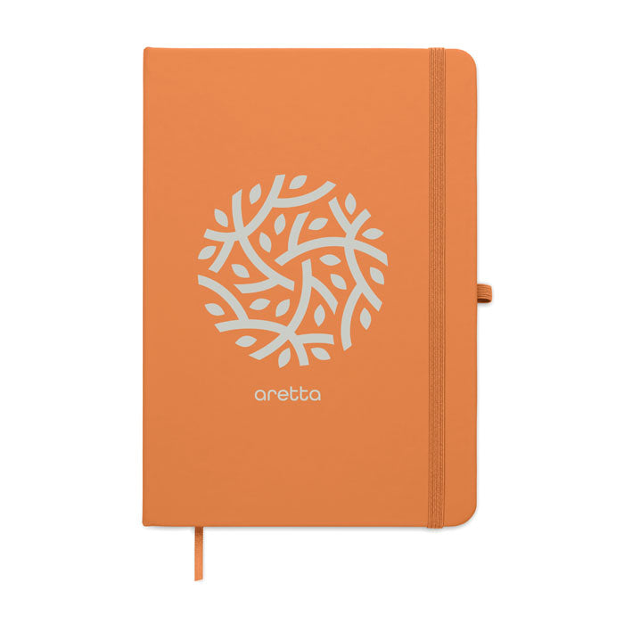 ARCOLOOP - Libreta A5 de PU reciclado con tapa naranja y diseño de hojas en la portada.