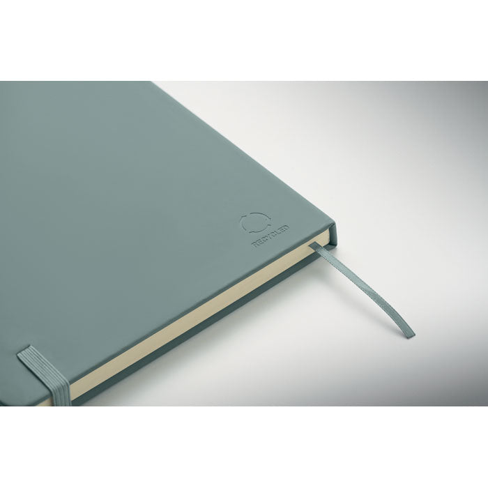 ARCOLOOP - Libreta A5 de PU reciclado, tapa rígida en color verde con cierre elástico y cinta marcapáginas.
