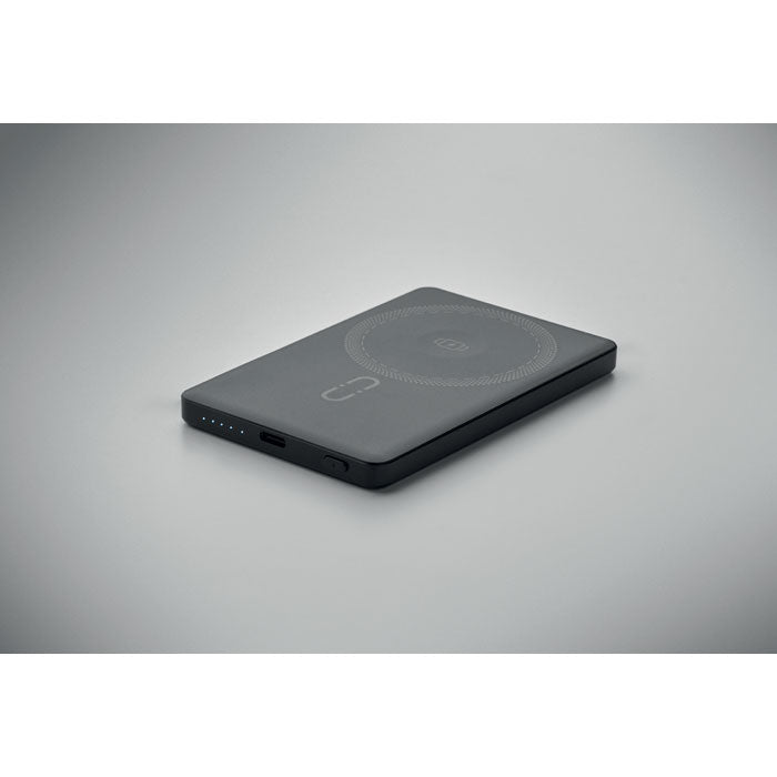CORE - Powerbank magnético de 5000 mAh en aluminio reciclado con carga inalámbrica y USB-C.