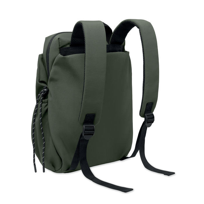 NAPA - Mochila nylon PC  16" 17L vista trasera con correas acolchadas y diseño en nylon repelente al agua.