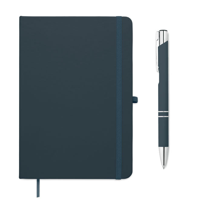 ARCOPEN - Set libreta A5 PU y boligrafo, incluyendo libreta de PU reciclado y bolígrafo de aluminio reciclado.