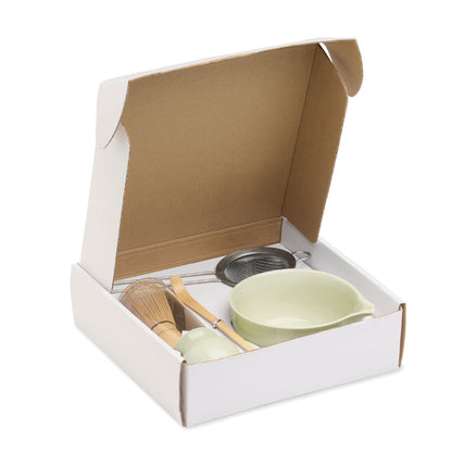 Set de matcha en caja de presentación