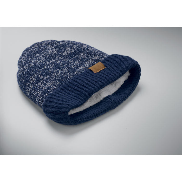 PUNTOS - Gorro de punto con dobladillo en color azul con forro polar y parche de microfibra en el dobladillo.