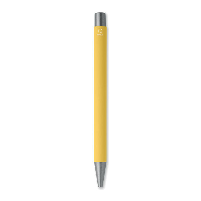 Bolígrafo reciclado de aluminio con acabado engomado en color amarillo y detalles en gris antracita.