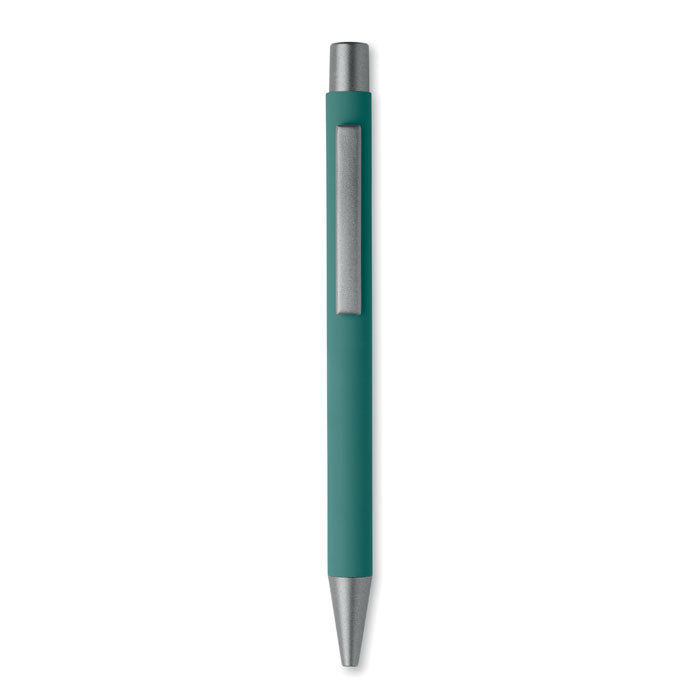 Bolígrafo reciclado de aluminio en color verde con acabado engomado y detalles en gris antracita.