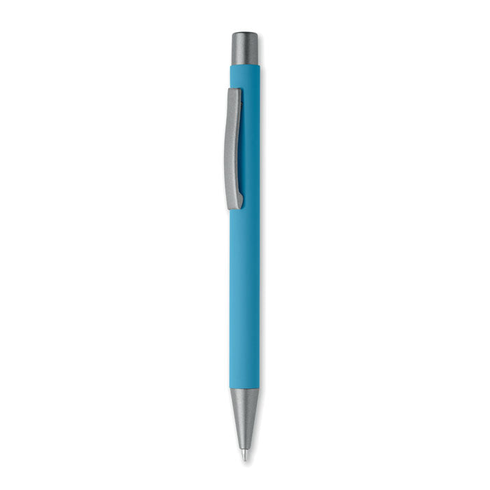 Bolígrafo reciclado de aluminio de color azul con acabado engomado y detalles en gris antracita.