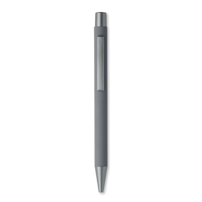 Bolígrafo reciclado de aluminio con acabado engomado y detalles en gris antracita, ideal para una escritura sostenible.