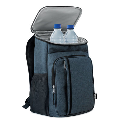 Nevera mochila azul para picnic con dos botellas grandes de agua en su interior y con varios bolsillos frontales