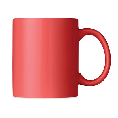 Taza de cerámica roja