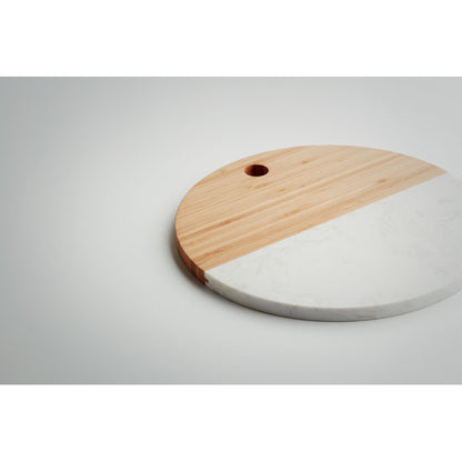 Vista lateral de tabla para servir de madera y marmol