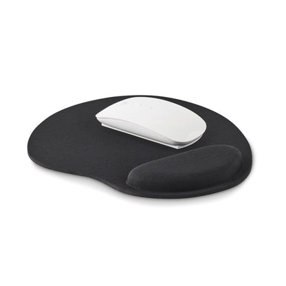 Vista lateral de alfombrilla negra ergonómica con ratón blanco