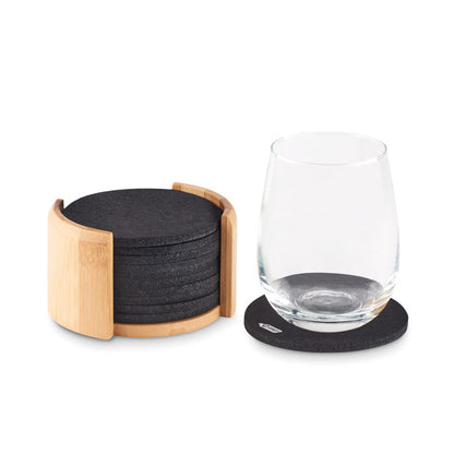 Set posavasos negros con soporte de madera y copa de cristal