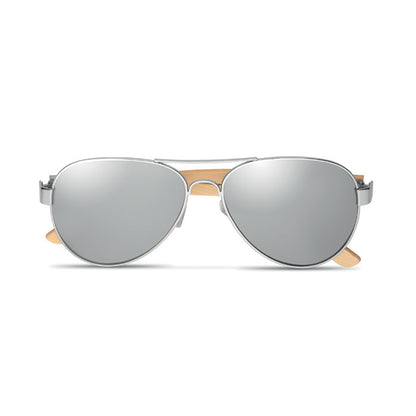 Vista frontal de gafas tipo aviador cristal gris