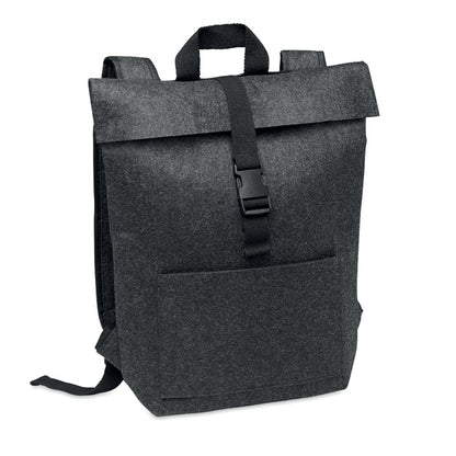 Mochila de fieltro RPET  Mochila de fieltro RPET con correa de algodón y bolsillo con cremallera en la parte delantera. Tiene un compartimento para el portátil.  Dimensiones del Producto Largo: 39 cm Ancho: 11 cm Alto: 51 cm