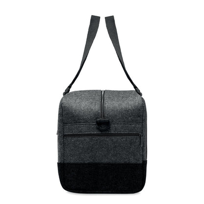 Vista lateral de bolsa de viaje de fieltro gris con bandolera desmontable
