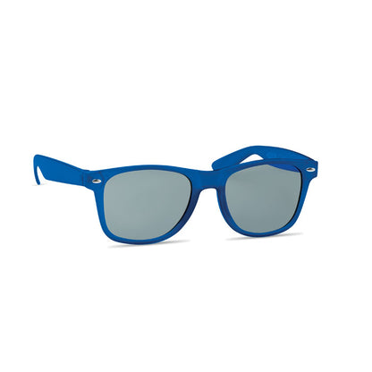 Vista frontal de gafas de sol azules
