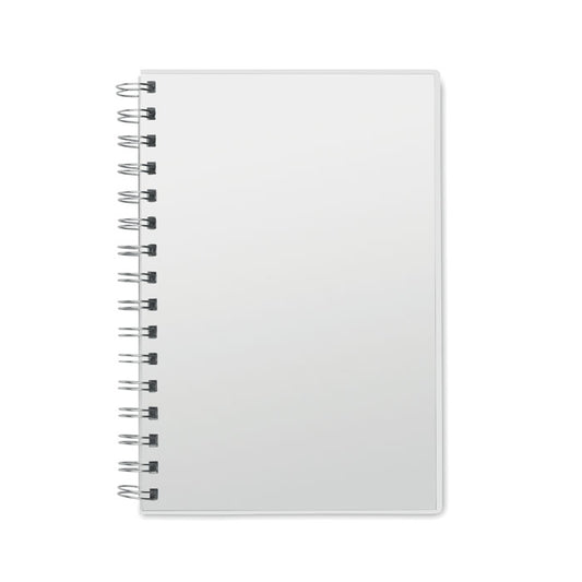 Detalle de libreta en blanco sin pautas, diseño A5 con tapa de RPET, vista frontal y espiral