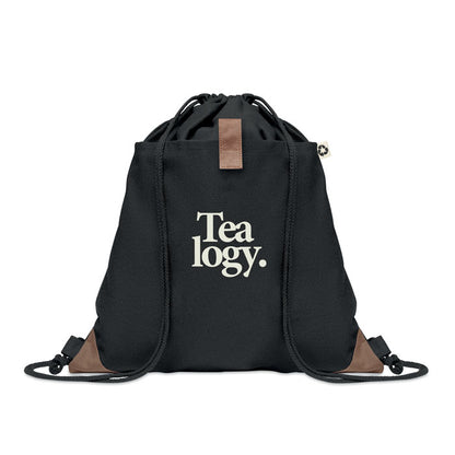 Mochila de cordones negra con detalles en polipiel marrón cerrada y personalizada con logotipo