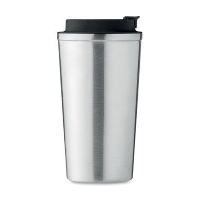 Vista izquierda de vaso de acero inoxidable con tapadera de plástico negra