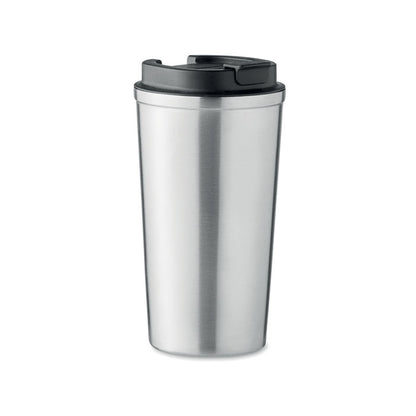 Vaso de acero inoxidable reciclado de doble pared con tapa de plástico negro. 