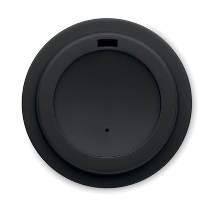 Detalle de tapadera negra con abertura 