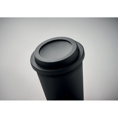 Vaso de viaje de plástico negro con tapa