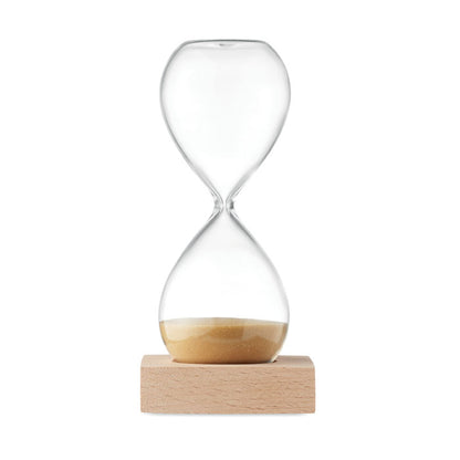 Vista frontal de reloj de arena de cristal y madera
