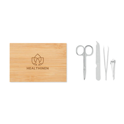 tijeras, lima, pinzas y corta uñas con caja de bambú con logo
