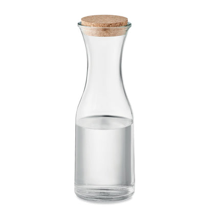 Agua dentro de jarra de vidrio con tapa de corcho