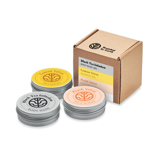  Set de regalo de viaje con champú, gel y exfoliante vegano. Caja al lado