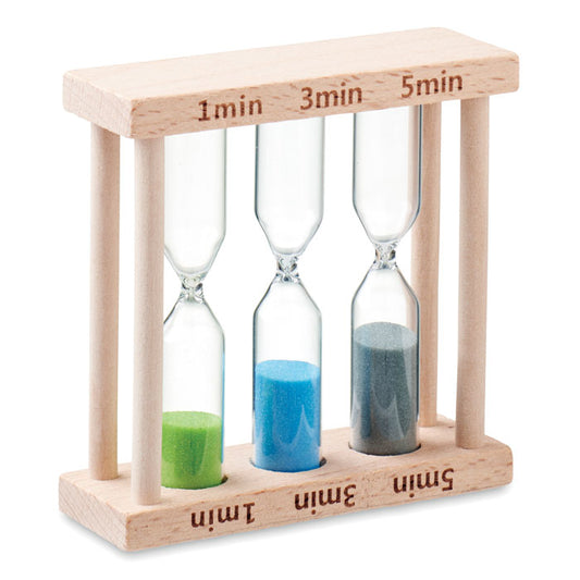 3 pequeños relojes de arena de varios colores y tiempos en soporte de madera