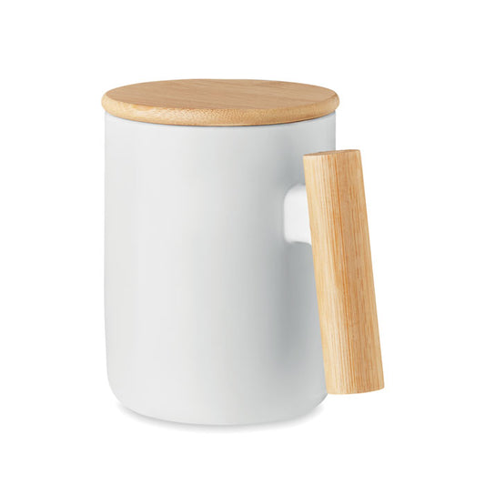 Taza de porcelana blanca con tapadera y asa de madera