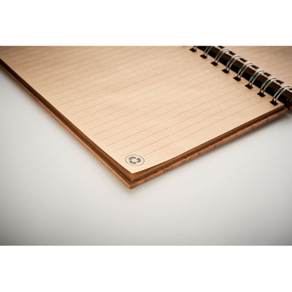 Detalle esquina libreta de madera de bambú